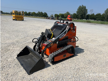 Mini carregadeira de esteiras