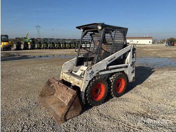 Mini carregadeira BOBCAT