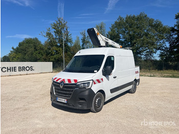Caminhão com plataforma aérea RENAULT Master