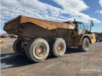 Caminhão articulado 2011 Cat 735 6x6. Articulated Dump Truck: foto 4 Caminhão articulado 2011 Cat 735 6x6. Articulated Dump Truck: foto 4
