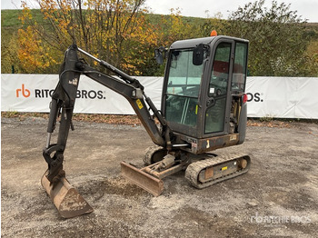 Mini escavadeira VOLVO EC18D