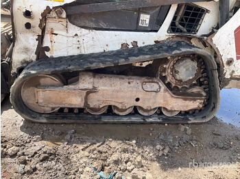 Mini carregadeira de esteiras BOBCAT T590