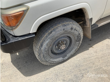 SUV 2018 Toyota Land Cruiser 76L 4x4 SUV: foto 5