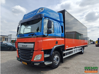 Caminhão furgão DAF CF 400