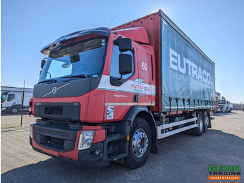 Caminhão com lona VOLVO FE 280