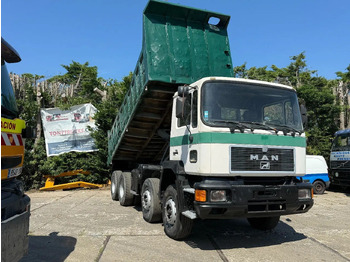 Caminhão basculante MAN 35.372