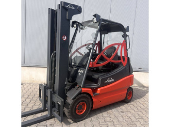 Empilhadeira elétrica LINDE E25