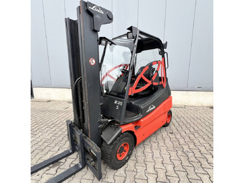 Empilhadeira elétrica LINDE E25