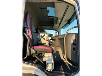 Caminhão tanque nuevo VOLVO FM: foto 2