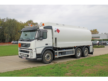 Caminhão tanque VOLVO FM