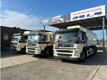 Caminhão tanque VOLVO FM