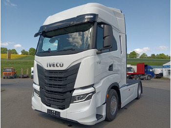 Locação de  Iveco S-WAY AS440 P490 INTARDERSpoilerStandklima 2xTan Iveco S-WAY AS440 P490 INTARDERSpoilerStandklima 2xTan: foto 1