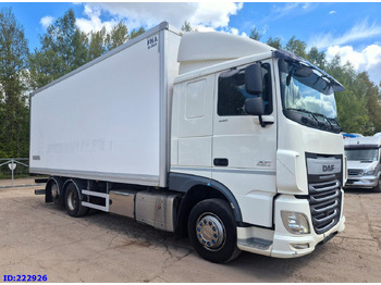 Caminhão isotérmico DAF XF 106 440