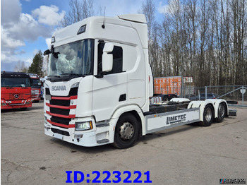 Caminhão chassi SCANIA R 500