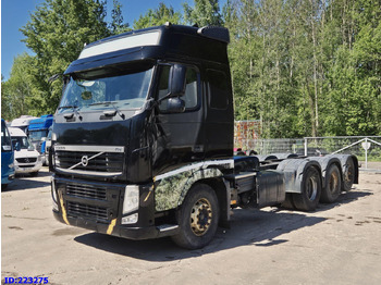 Caminhão chassi VOLVO FH13 540