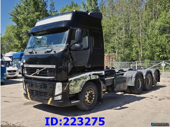 Caminhão chassi VOLVO FH13 540