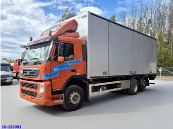 Caminhão furgão VOLVO FM11