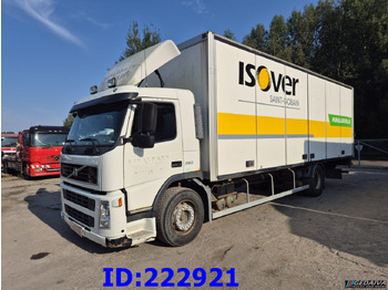 Caminhão furgão VOLVO FM9 260