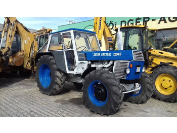 Trator ZETOR