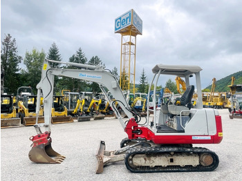 Mini escavadeira TAKEUCHI TB135