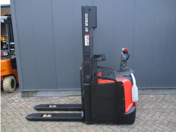 Stacker TOYOTA