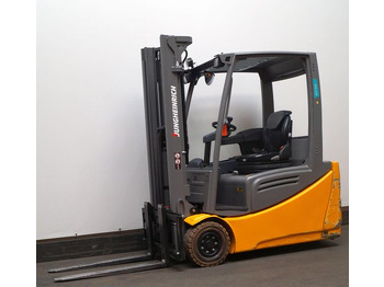 Empilhadeira elétrica JUNGHEINRICH EFG