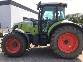 Trator CLAAS Arion 630