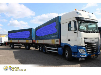 Caminhão com lona DAF XF 106 460