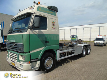 Caminhão com sistema de cabo VOLVO FH12 420
