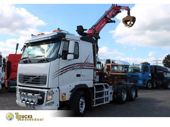Caminhão grua VOLVO FH16 540