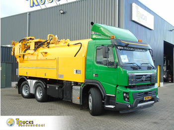 Caminhão limpa fossa VOLVO FMX 420
