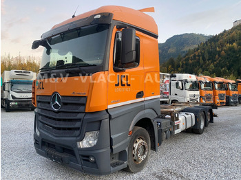 Caminhão transportador de contêineres/ Caixa móvel MERCEDES-BENZ