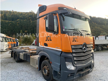 Caminhão transportador de contêineres/ Caixa móvel MERCEDES-BENZ