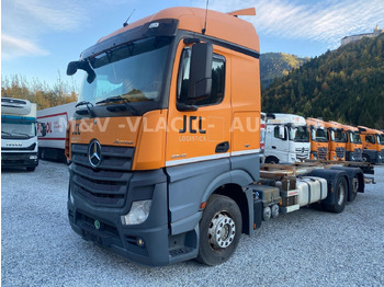 Caminhão transportador de contêineres/ Caixa móvel MERCEDES-BENZ
