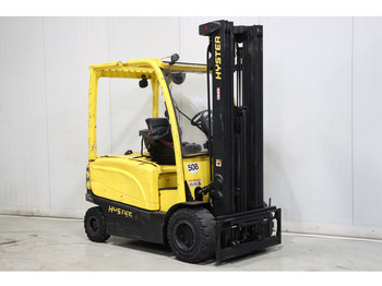 Empilhadeira elétrica HYSTER