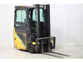 Empilhadeira elétrica UNICARRIERS