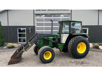 Trator JOHN DEERE 1640