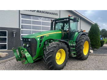 Locação de John Deere 8230 Med frontlift  John Deere 8230 Med frontlift: foto 2