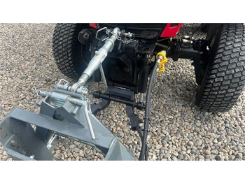 Trator municipal Yanmar YT 235H 4WD Snow Edition med sneplov og spreder: foto 4