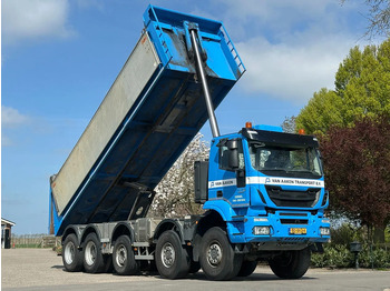Caminhão basculante IVECO Trakker