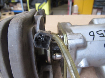 Cabine e interior de Máquina de construção Hitachi: foto 3