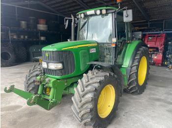 Trator JOHN DEERE 6420
