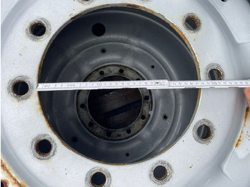 Roda completa de Trator Trelleborg 650/65R42: foto 2