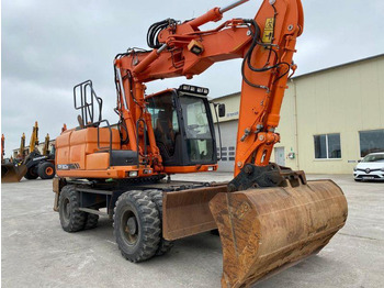 Escavadeira de rodas DOOSAN DX160