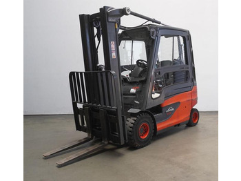 Empilhadeira elétrica LINDE E25