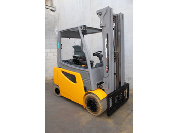 Empilhadeira elétrica JUNGHEINRICH EFG