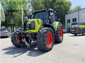 Trator CLAAS Arion 440