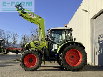 Trator CLAAS Arion 440