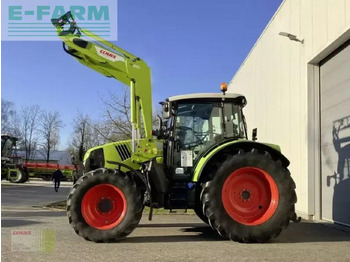 Trator CLAAS Arion 440