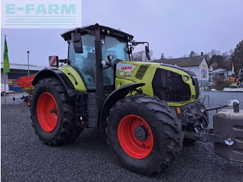 Trator CLAAS Axion 810